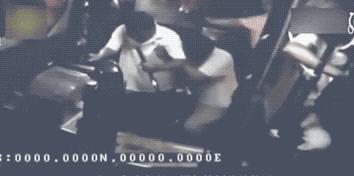 如何看待董卿跪地采访,董卿节目中三次下跪