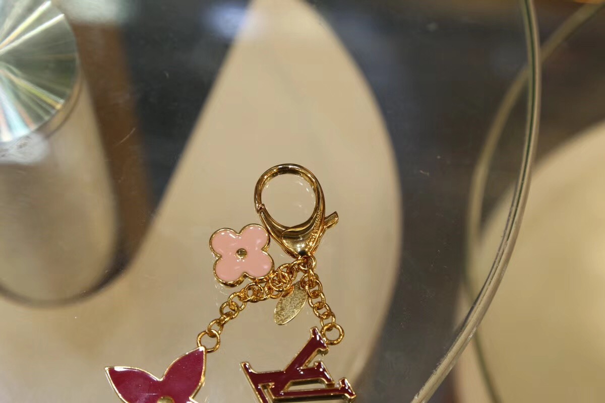 撞包不可怕!为你找到了今年夏天最出彩的包包赢过无数大牌