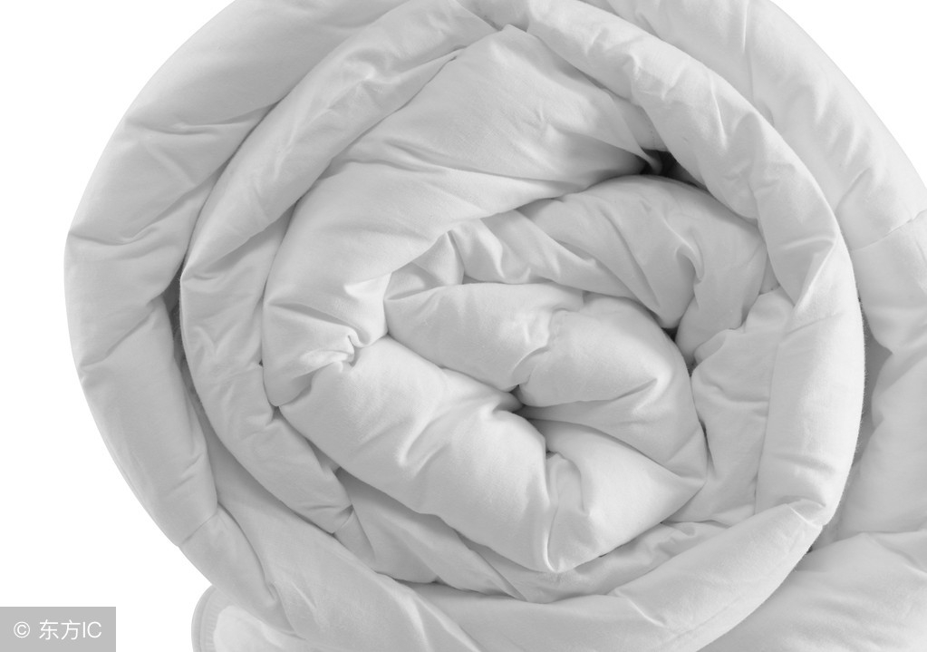 晒被子有诀窍，5种被子5种晒法，用错方法不仅白晒还毁被子