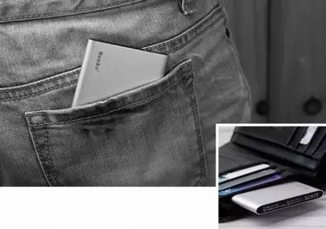 性能强的移动电源,比较小巧但容量大的移动电源