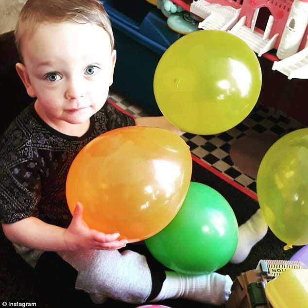 每天喝800mml水能补多少羊水,每天8杯水200毫升