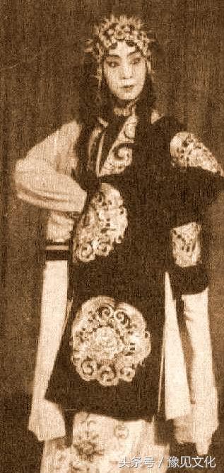 梨园春纪念陈素真专场,豫剧大师陈素真的回忆录