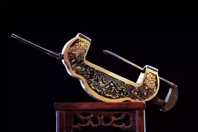 从前的锁古朴图片,庄严古朴的中国锁