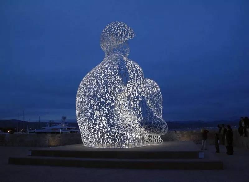 雕塑是一座城市的灵魂,城市雕塑代表着一个城市的灵魂