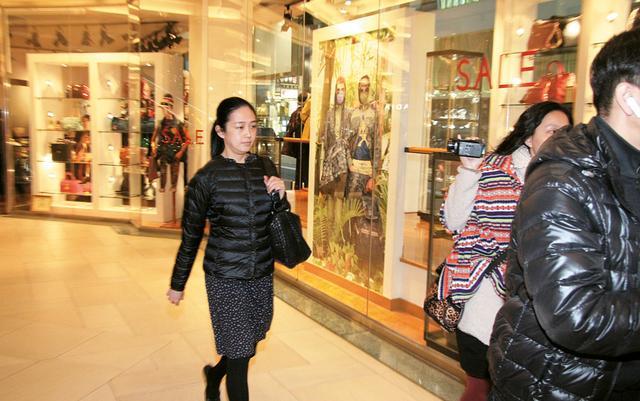 刘德华帮助杨丽娟还债,刘德华帮女歌迷偿还债务