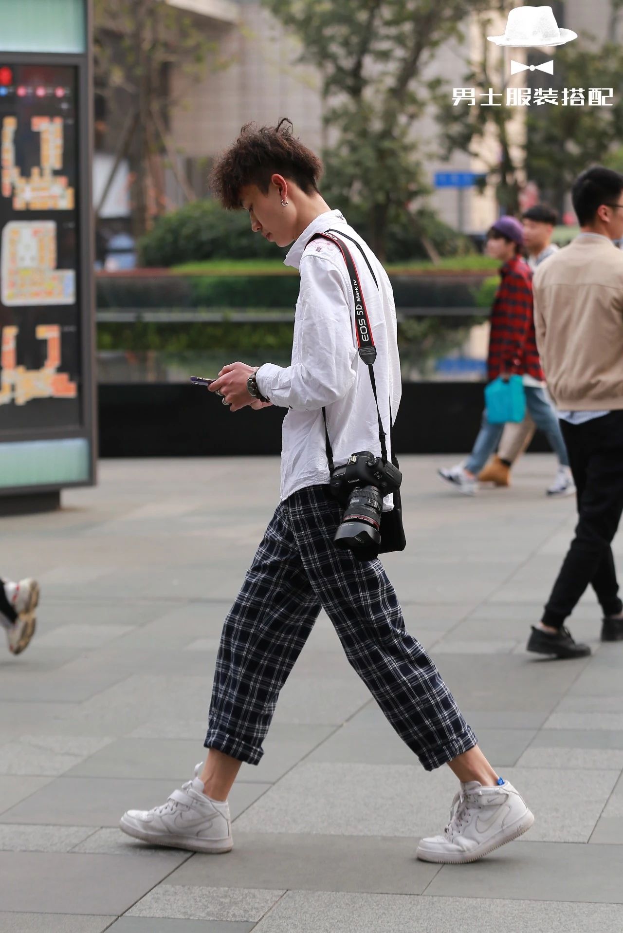 一件配饰就能拯救一身的穿衣搭配,让你感觉时尚的小配饰