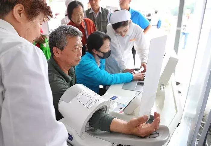 在地坛公园感受中医药文化的魅力~