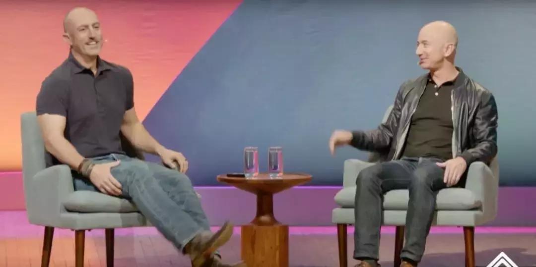 贝索斯谈高管全视频,世界首富贝佐斯访谈