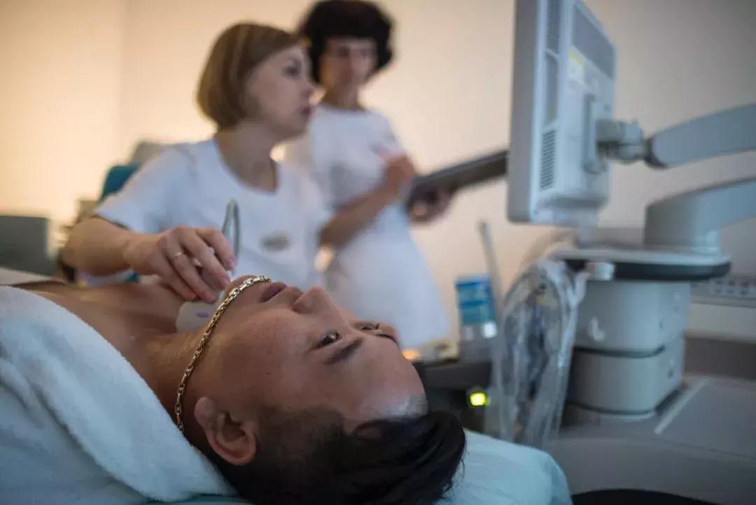 乌克兰神针成*局骗**？中国富豪为它花60万续命，有人却因此患脑瘤