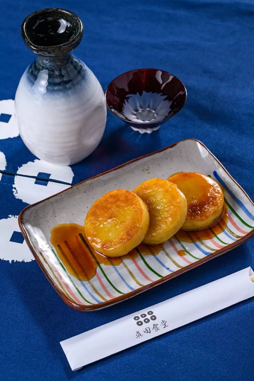 别再长胖了，否则你连这家店的门都挤不进去！