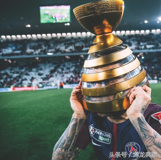 38冠魔王为世界杯流泪35岁迷人小混蛋：巴西战斗！