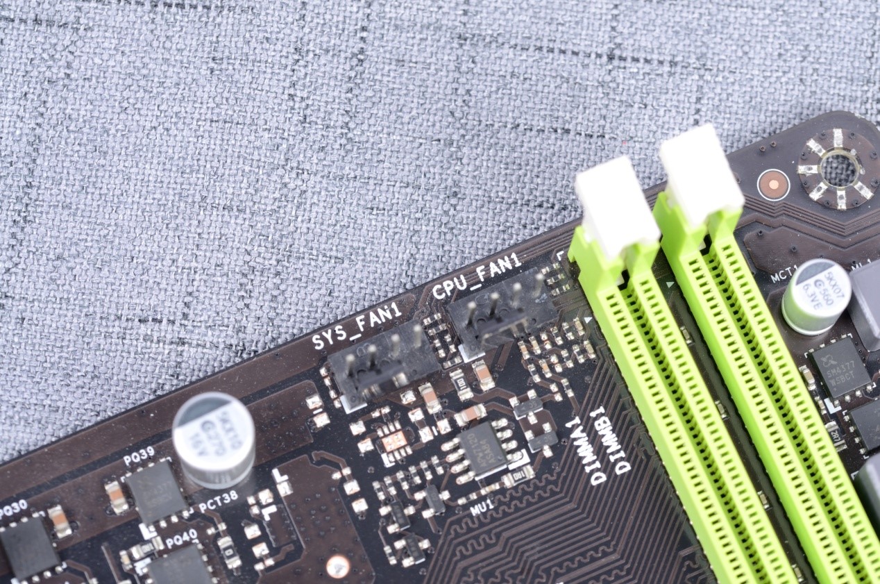 主板上型号标在哪,主板上的零件认识