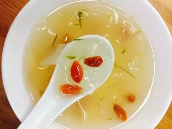 家里养一盆钱兜好吗,家里养一盆花就挺好