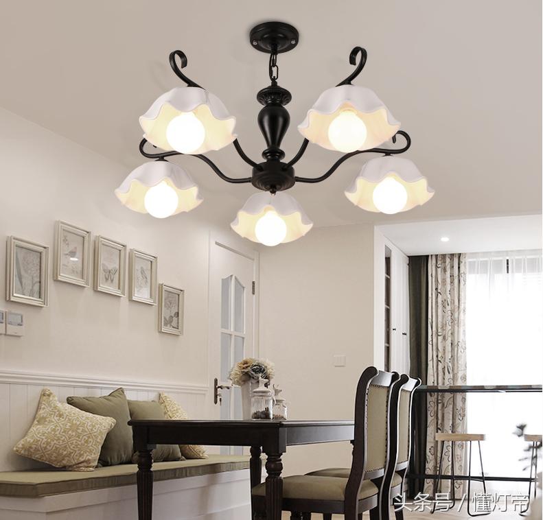 家里灯具上都是脏东西怎么清洁,灯具的日常清洁与养护