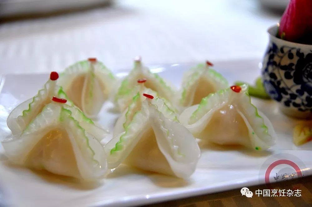 风柔雨润江南意｜冠顶饺、天鹅飞舞酥、赛场足球