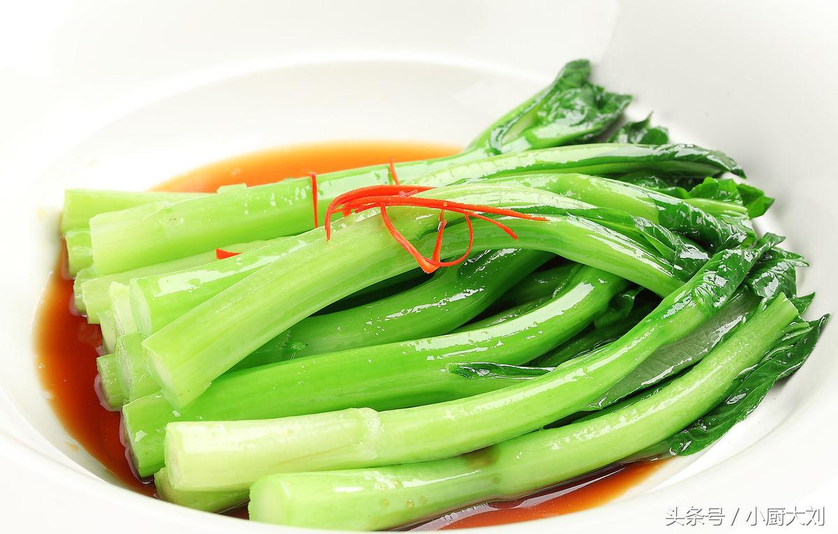怎样炒青菜可保持碧绿并坚挺爽口,教你一招青菜这样炒