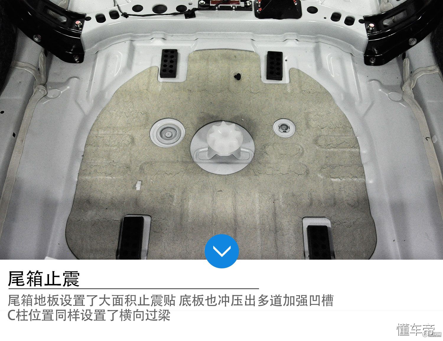 哈弗h2门板拆解视频,哈弗h2前雾灯罩拆解