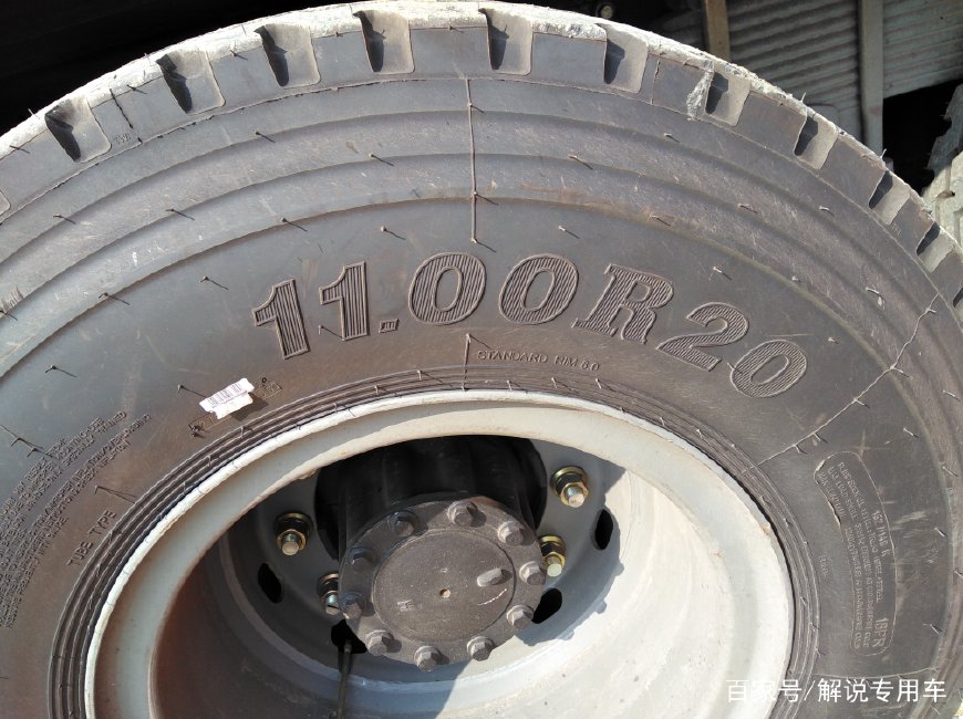 一汽解放j6国六240马力随车吊,解放j6l徐工7吨随车吊