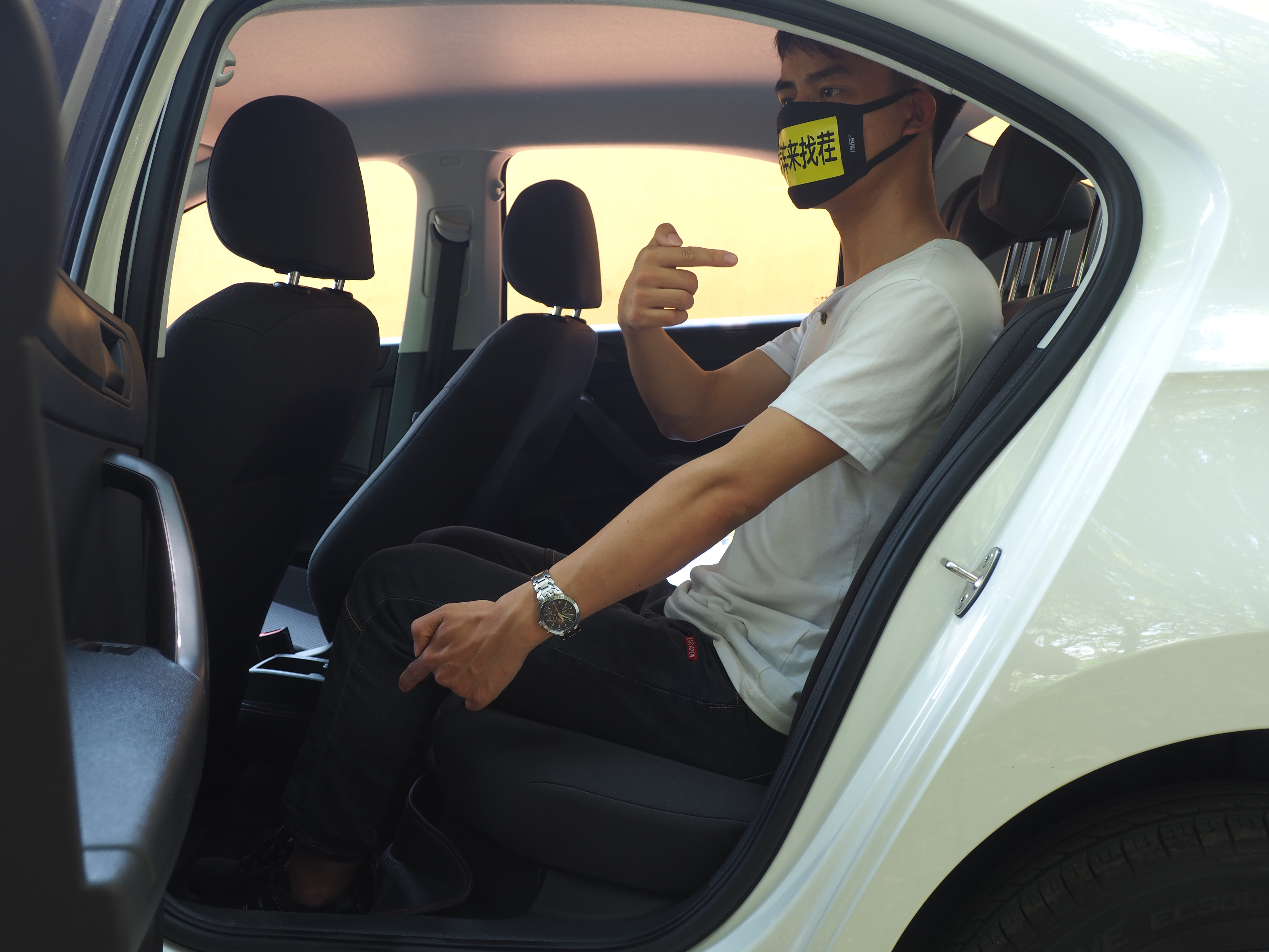 国服第一车黑,全新大众桑塔纳怀旧版实测