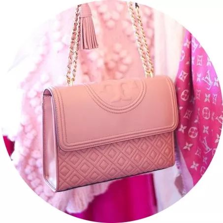 流行什么款式的包包又实用,今年流行大包包还是小包包