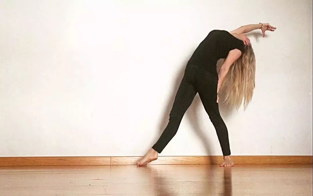 床上瘦腿动作大腿和小腿,瘦腿大腿前突小腿后突