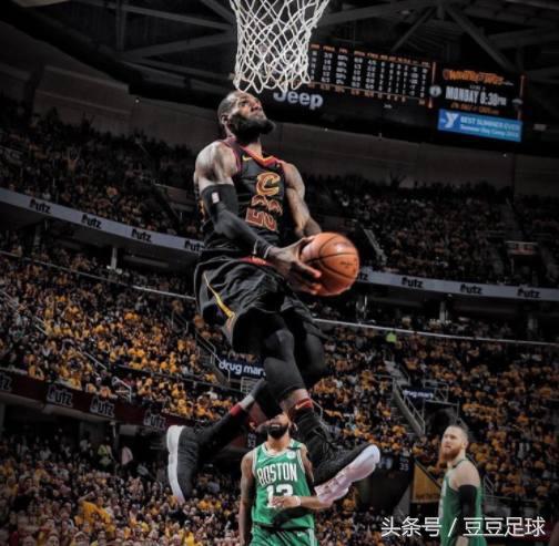 克利夫兰客场夺冠,波士顿凯尔特人队克利夫兰骑士