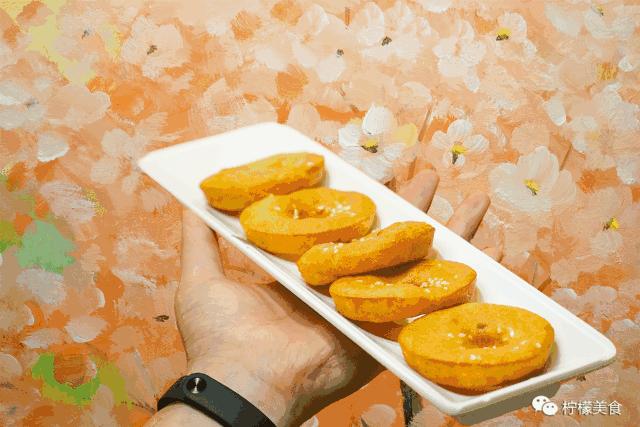 这家店很“丑”,还有一碗脏脏面