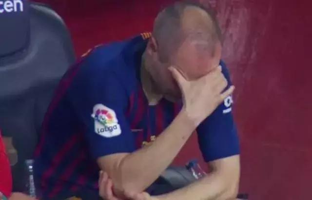 一身红蓝终褪去，22载难说再见