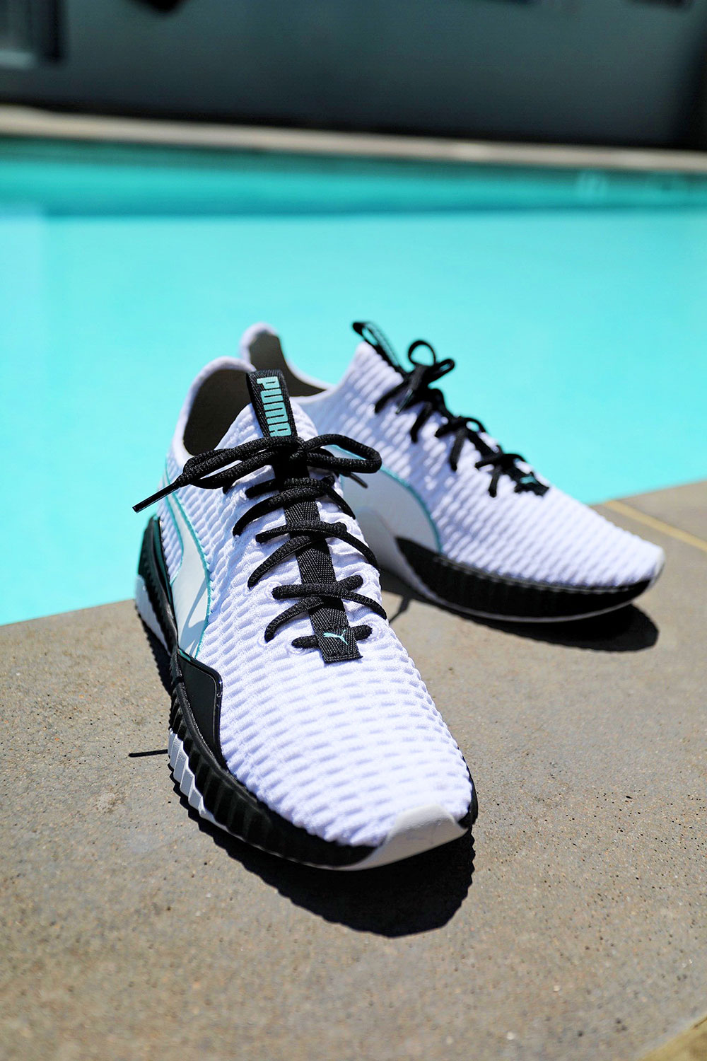 穿了这双新鞋显得腿好长!全球粉丝最多的明星亲自带货!