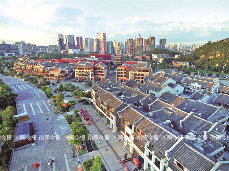 四通八达的路网、平地而起的新城……40年柳州巨变沧海桑田