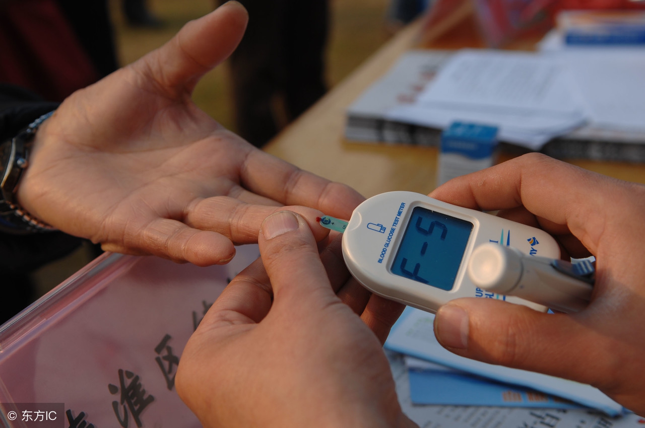 治疗高胆固醇血症应首选的药物是,简述高胆固醇血症的发病机制