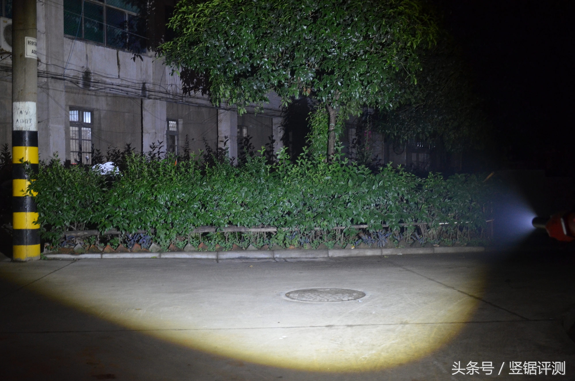 小米强光手电筒评测,小米极蜂变焦强光手电筒