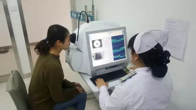 外伤眼睛肿了热敷还是冷敷好,眼睛上火肿了用冷敷还是热敷