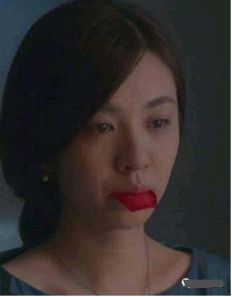 对比发现王晓晨的演艺之路太难 (王晓晨摔倒视频)