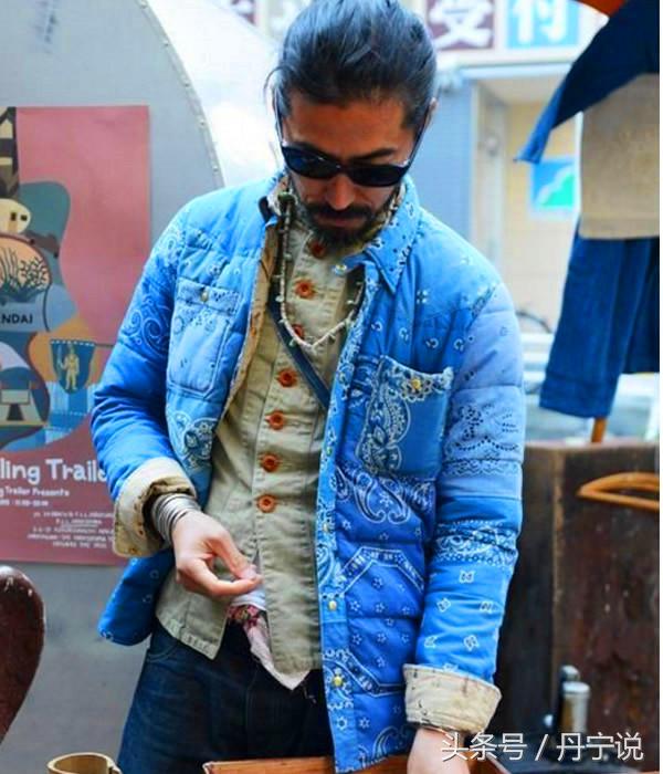 养牛仔裤怎么养出爆裂纹,养牛仔裤过程牛仔裤臭了怎么办