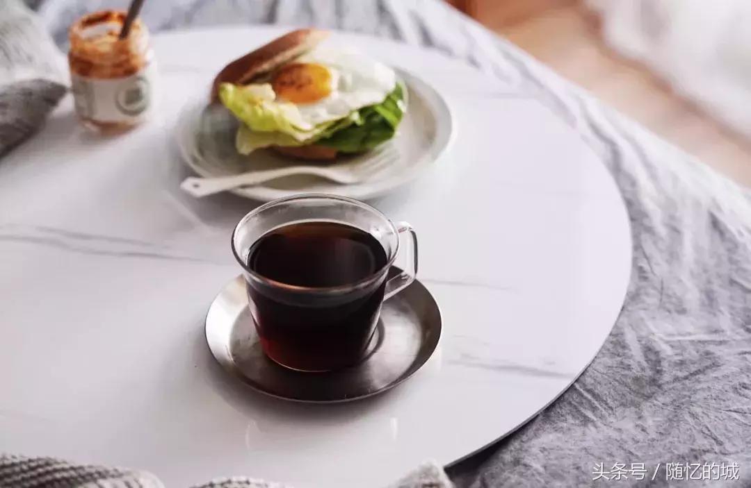 除了挖走北上广的年轻人，杭州还要掏空他们的钱包