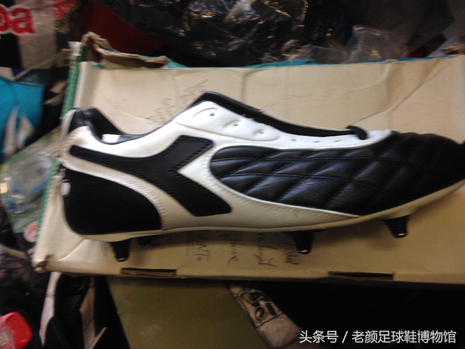 02年世界杯足球鞋回顾,世界杯最火前十的足球鞋