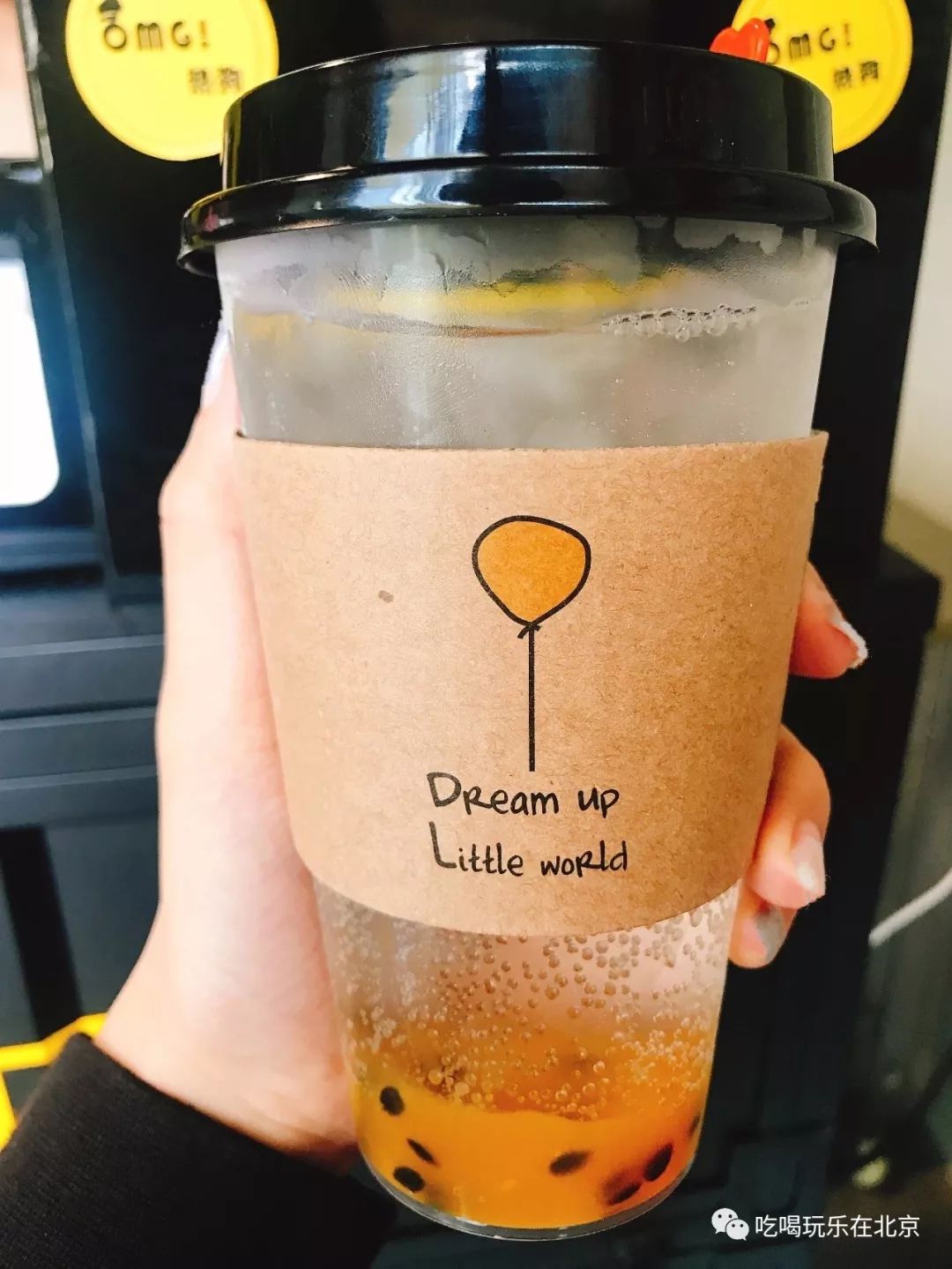 韩国小哥吃芝士热狗,韩国街头芝士热狗