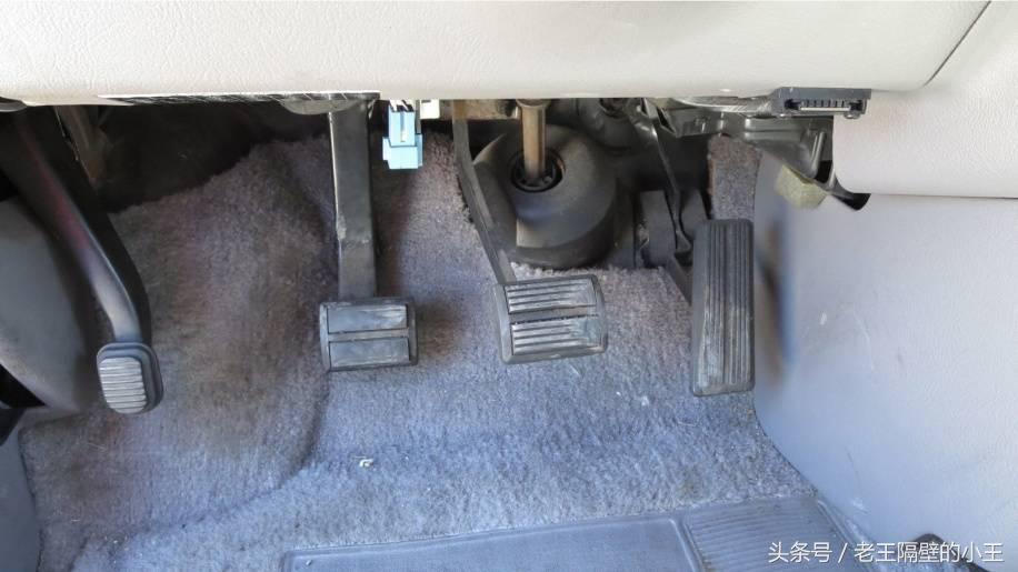 第二代道奇Caravan,道奇七座老款车叫什么