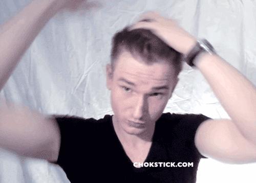 怎么用抓夹抓头发,发泥抓头发步骤