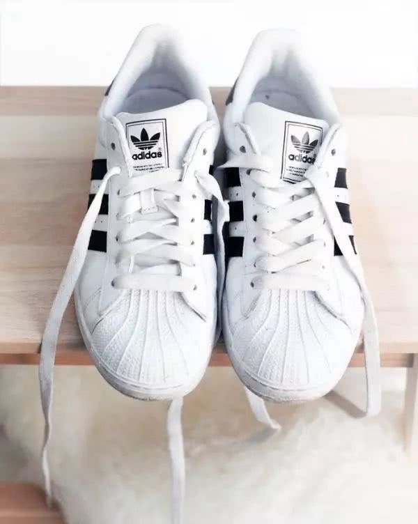 千百小白鞋,千千万万的小白鞋