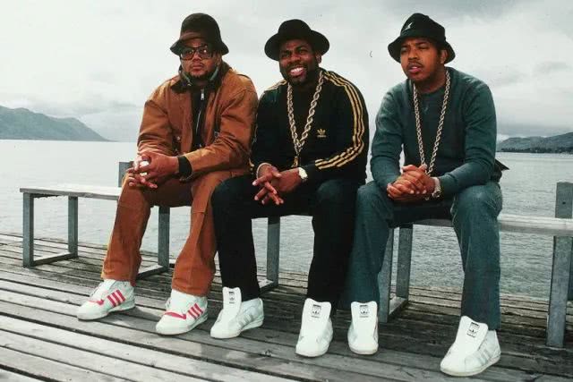 千百小白鞋,千千万万的小白鞋