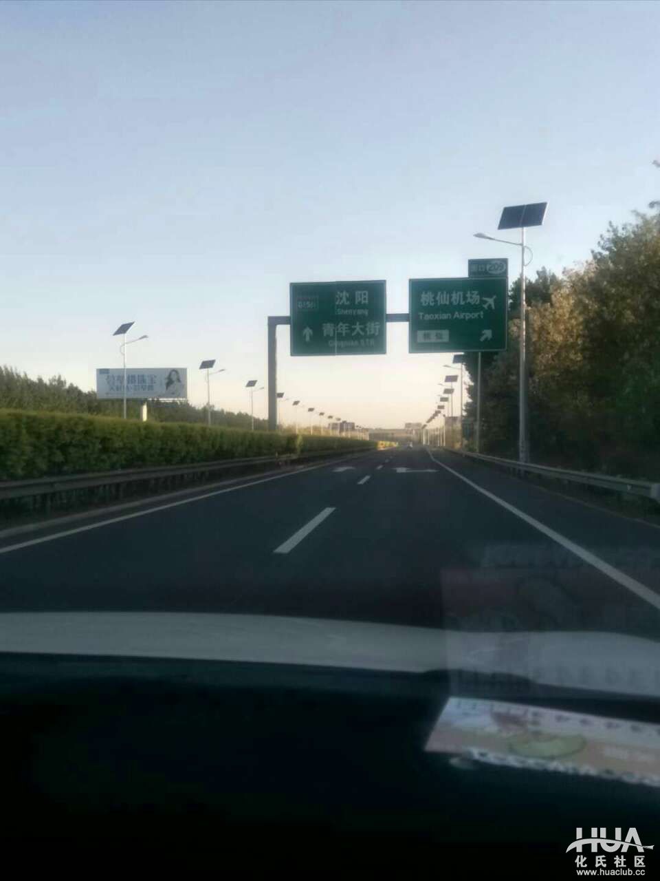 黑坑百斤巨物上鱼全过程,路亚黑坑钓获百斤鲈鱼