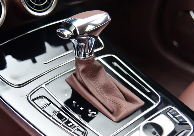 国产2.0t7速大型suv,这辆车可以说是国产suv的标杆车型