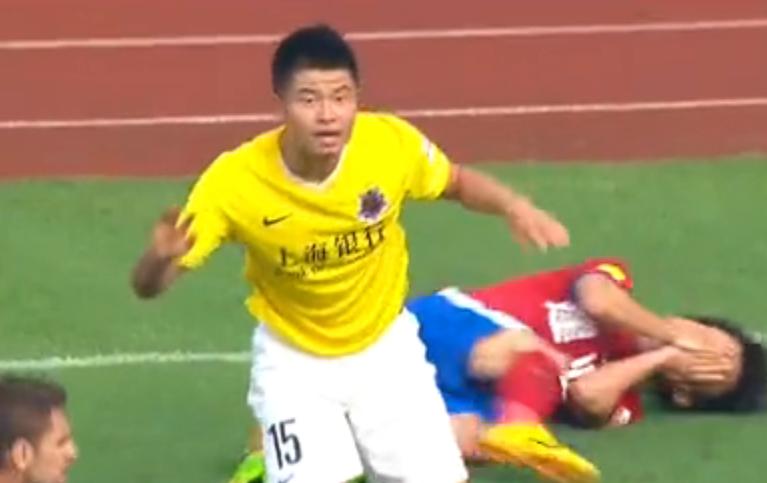 全面还原中甲离谱判罚裁判,中甲赛场判罚