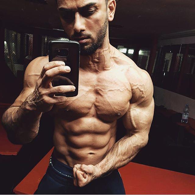 训练身体僵硬怎么办,训练时脖子受伤怎么护理