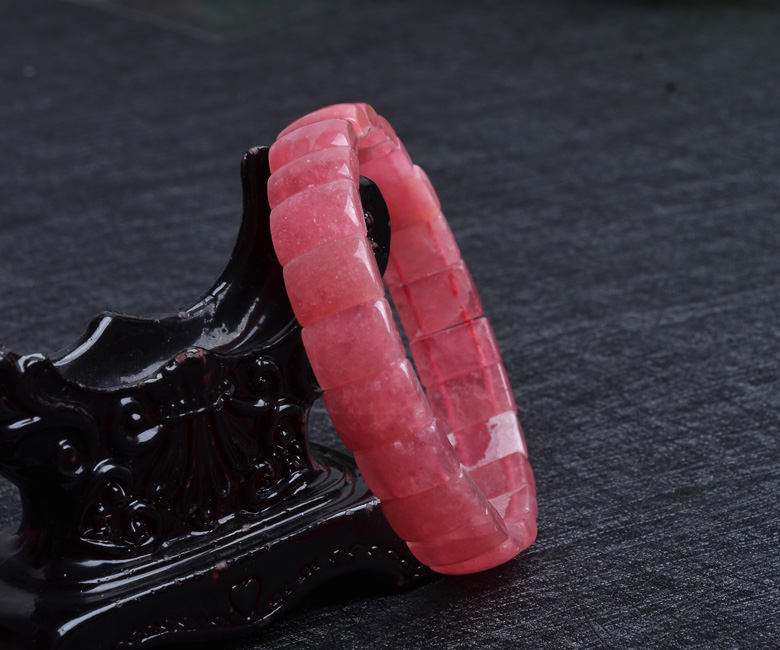 红纹石属于什么档次,红纹石属于昂贵的宝石吗