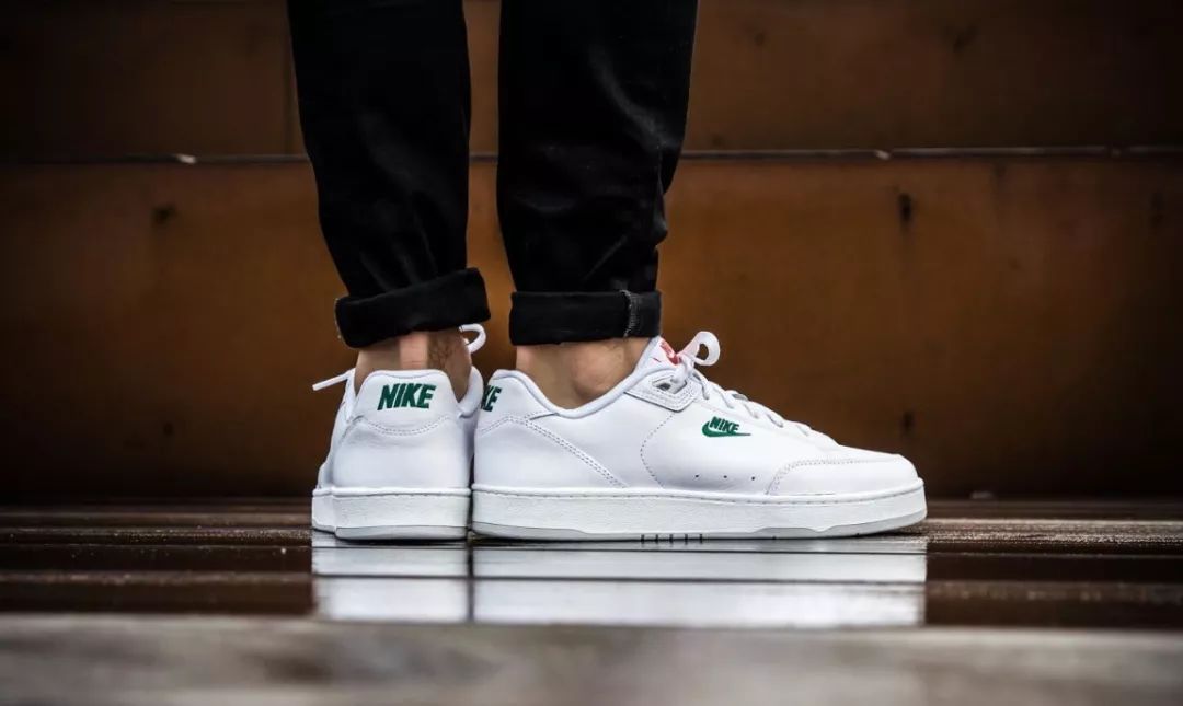 宝姿母公司停牌，将公布并购信息；爱马仕、香奈儿等店员涉嫌参与洗钱；周大福入选全球年度奢侈品百强｜更多