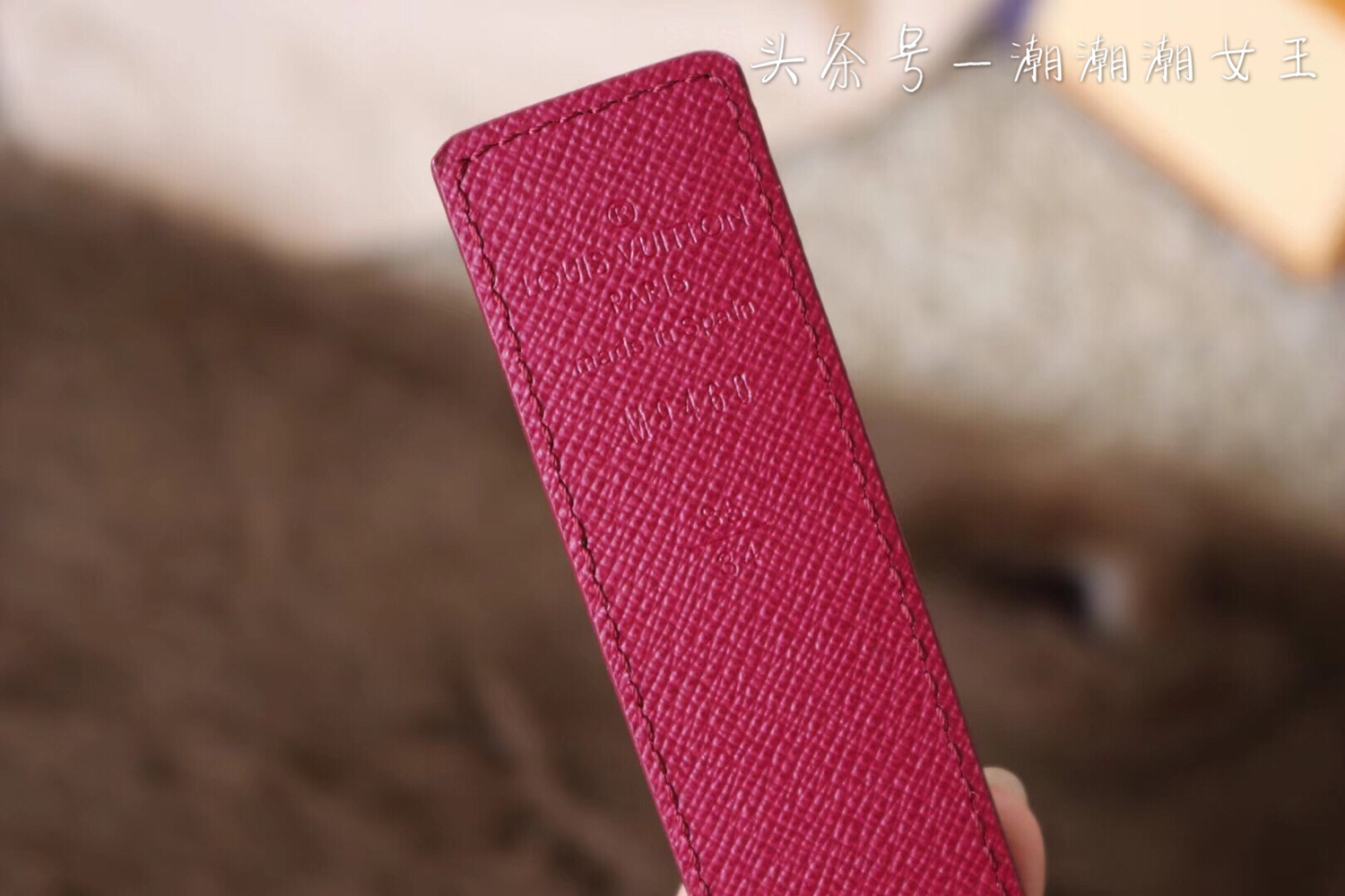 lv女款皮带里面是什么颜色,lv男士经典老花单面皮带