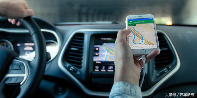 汽车导航有没有必要贴膜,汽车自带导航特别难用